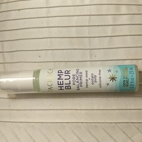 Pore Balancing Primer - Picture 1 of 2